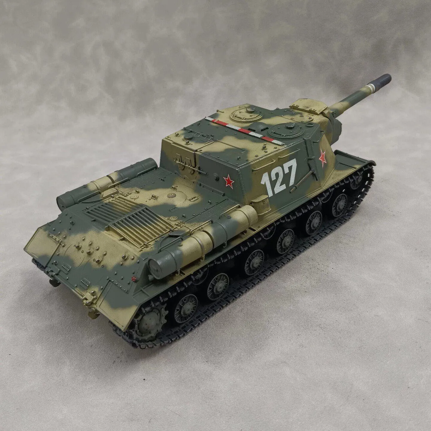 Фото Советский танк ИСУ-152 в масштабе 1/35, изготовленный и расписанный вручную, готовая статическая декоративная модель. №3