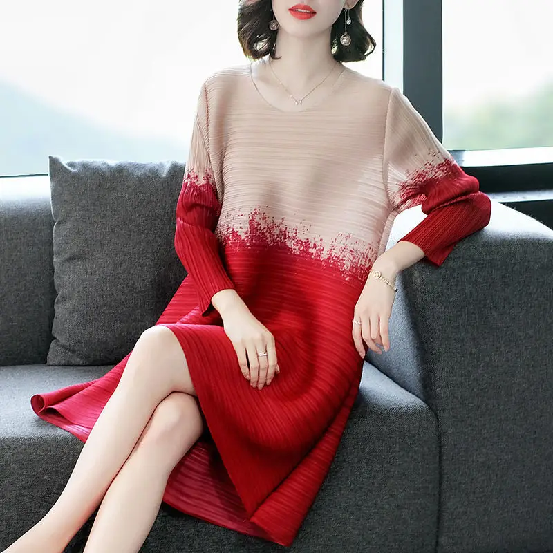 

Women dress Temperament women's lesser loose pleated dress 2021 spring new fashion color matching age-proof printing long dress