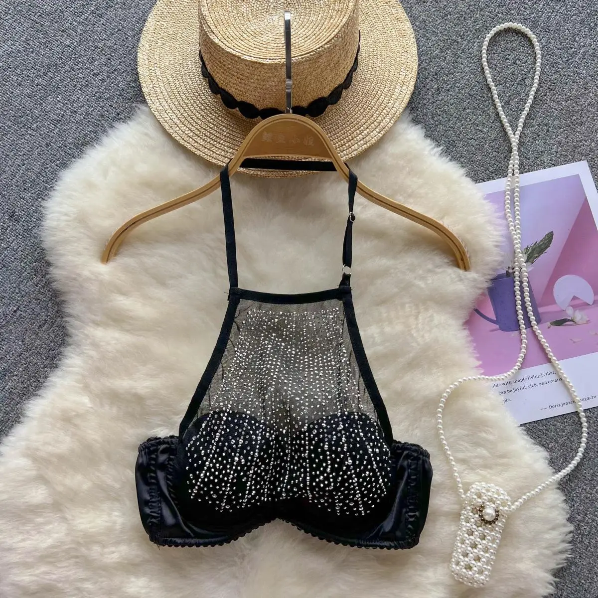 

Sexy Hot Girl Diamond Hanging Neck Vest Women New Fashion Summer Sleeveless Chest Pad Short Bustier Corset Crops Mujer J526