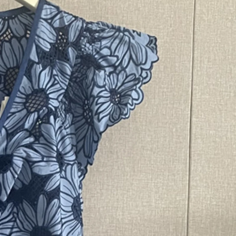 

Summer New Women Dress Flying Sleeve V-neck Daisy Embroidery Hollowed Out Mini Dress