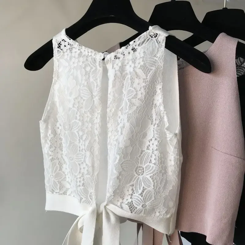 Женская блузка с открытой спиной Korobov кружевная без рукавов круглым вырезом и