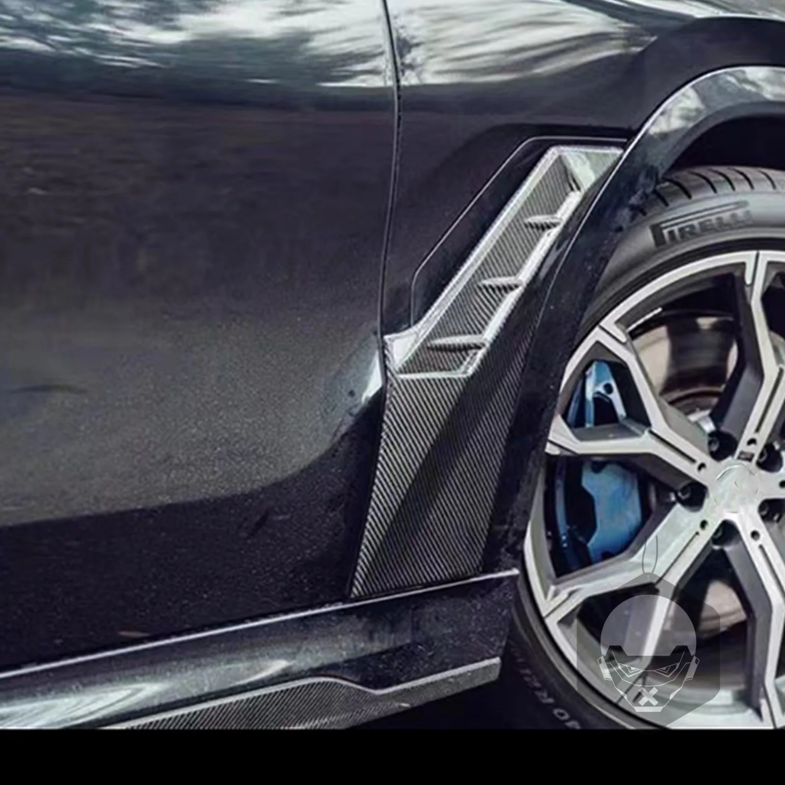 Фото Боковое крыло из углеродного волокна для вентиляционных отверстий BMW X6 G06 M Sport 2020-2022, 2 шт. №4