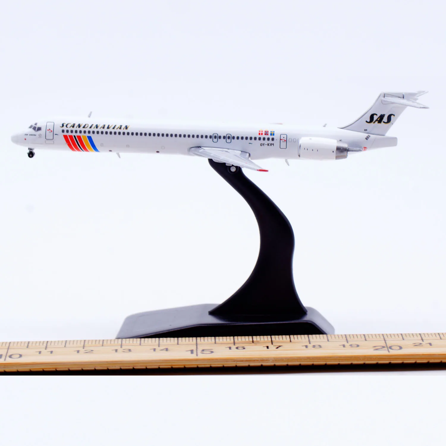 Фото Коллекционная модель самолета из сплава LH4395 JC Wings 1:400 SAS Scandinavian Airlines McDonnell Douglas MD-90, литая под давлением, OY-KIM №2
