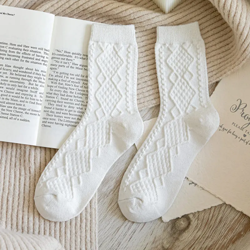 Зимние кашемировые шерстяные носки средней длины однотонные японские кавайные