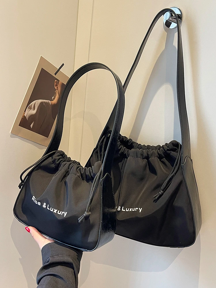 Летняя текстурированная нейлоновая маленькая женская сумка 2023 новая модная в