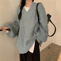 Оверсайз свитер с v-образным вырезом#2