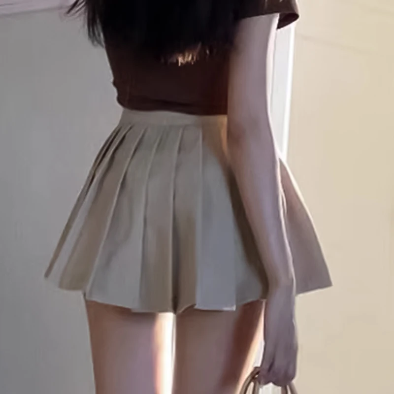 Рисунок 6 - Женская короткая юбка без шорт