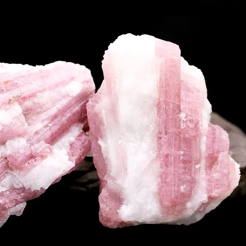 Brazil Red Tourmaline Crystal Natural Stone Mineral Crystal Gem Collection Ornaments Geological Science One Object One Picture