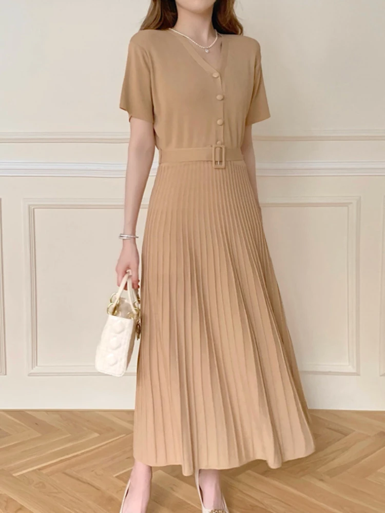 

2022 New Summer Women's Dress Fashion Temperament V-neck Waist Strap Solid Color Pleated Knee-length Dress Big Swing Dress Women