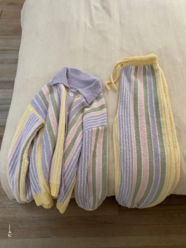 2024 Du Xiaozhai новые пижамы из кораллового флиса женские осенне-зимние полосатые