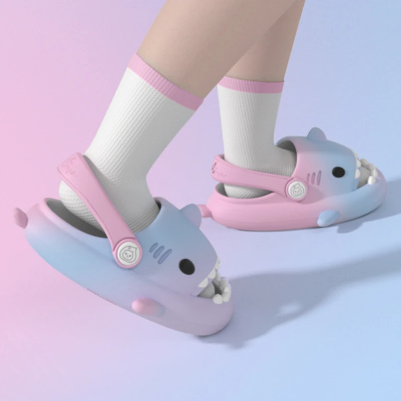 

Children's Cartoon Shark Lovely Beach Slippers for Girls Rainbow 2023 Summer New Breathable Non Slip Princess Sandals Non-slip