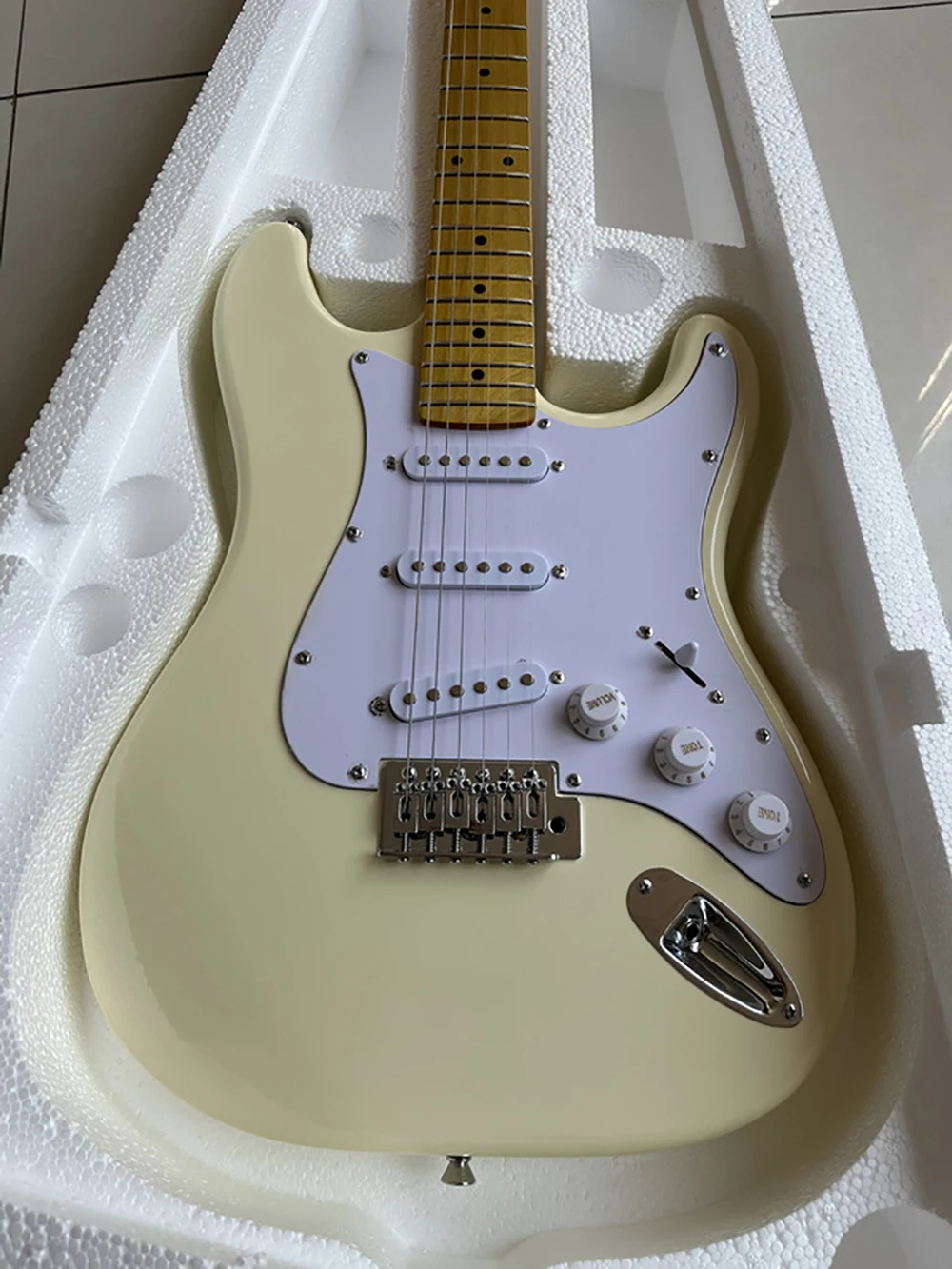 Отправка в течение 3 дней stratocaste-r custom body 6 string Red Electric Guitar наличии MKLJLHK