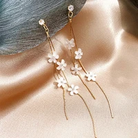 2022 new fashion asymmetric tassel flower earrings for women korean style white daisy rhinestone earring girl party jewelry gift
