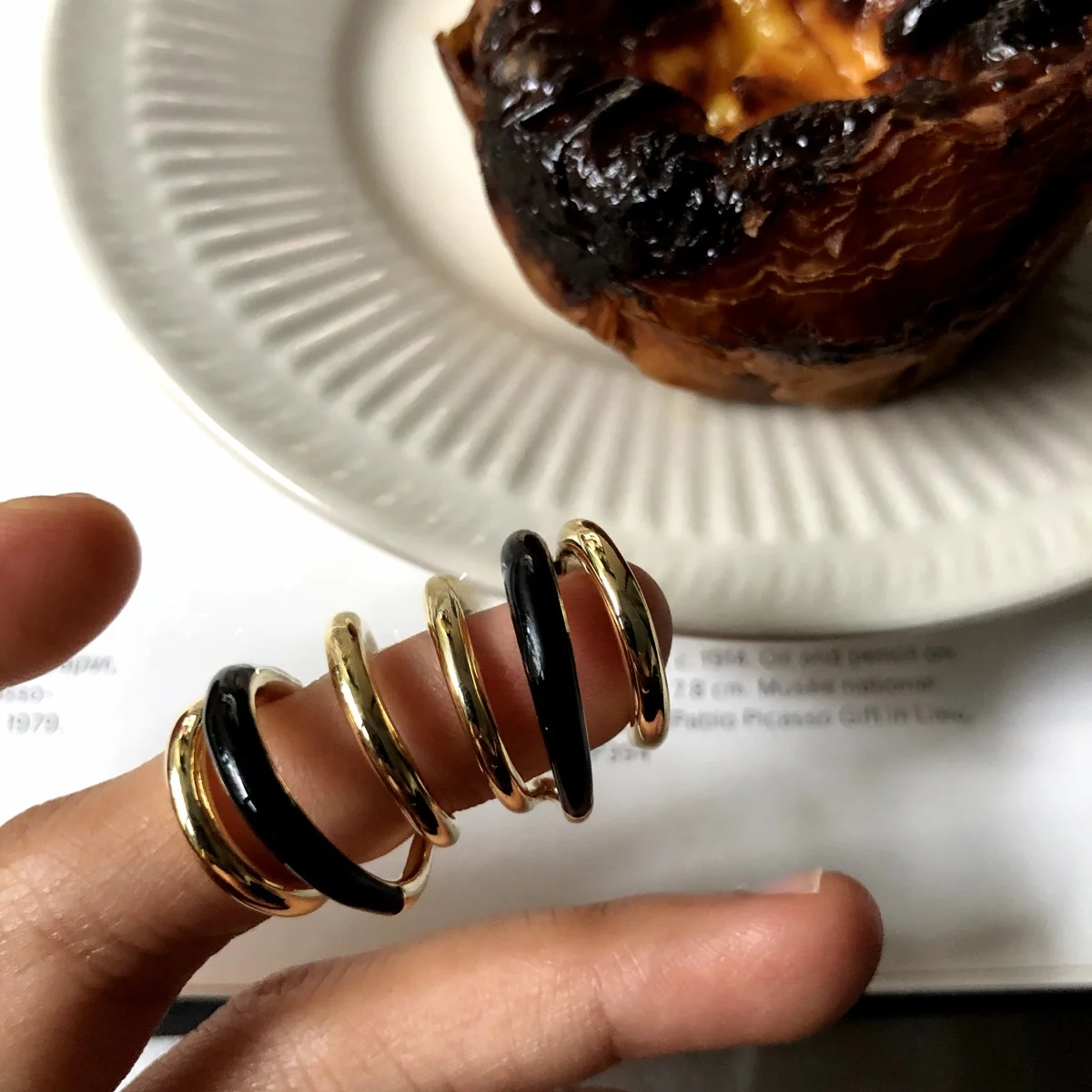 Chai Fu Studio/R0 Hong Kong Sle Normcore Ретро трехслойные серьги C-типа с капельной глазурью