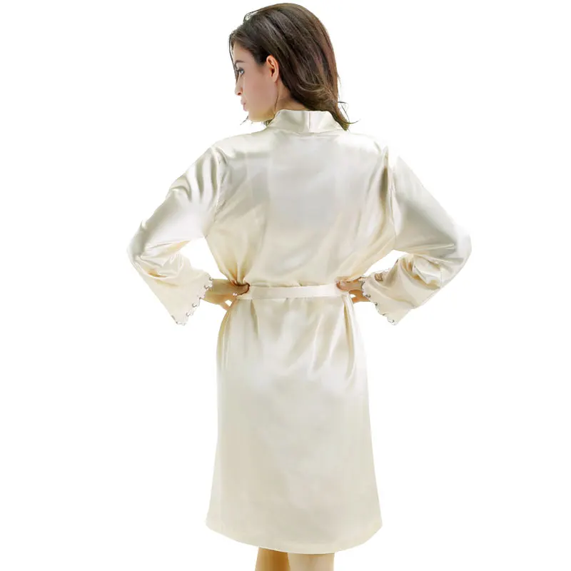 Женский Атласный халат с вышивкой размеры до XXXL |