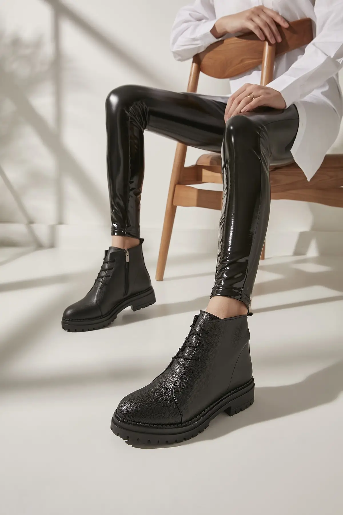 

Women BootsBlack 's ie & DIES New Arrival Luxury Stylish Female Boots Platform Designer Comfortable Ladies Boots High Quality