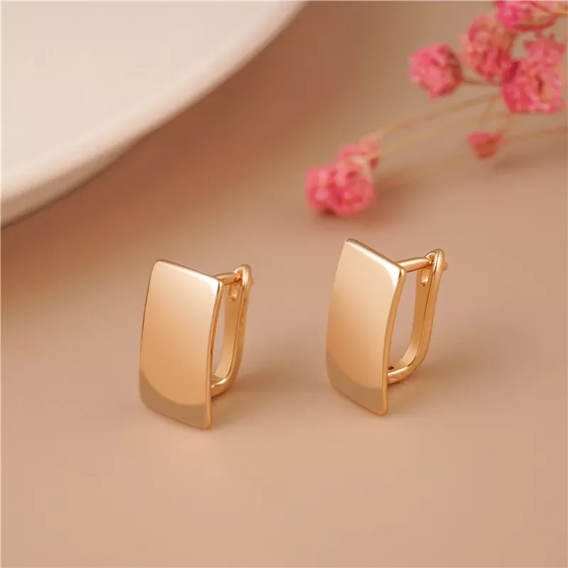 

New in Personality Gold Color Women's Earrings Metal Geometry Shiny Rectangular Glossy Earrings for Women Engagement Jewelry