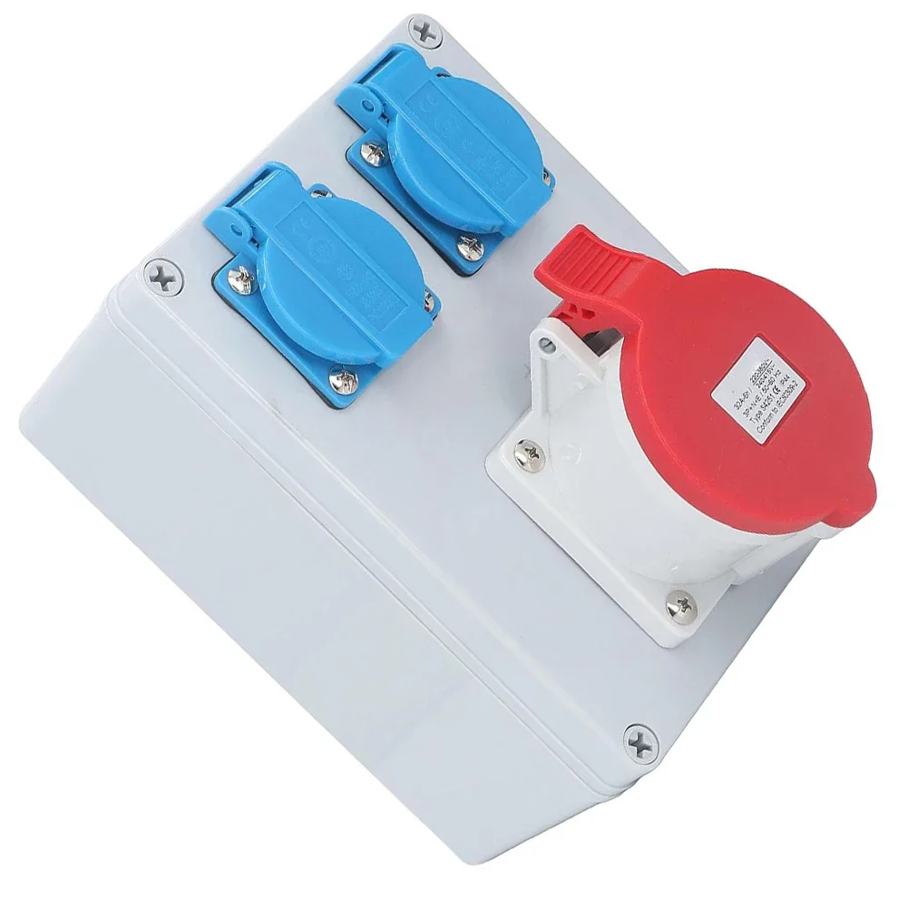 Компактная настенная розетка-распределитель с CEE 16A и двумя дополнительными