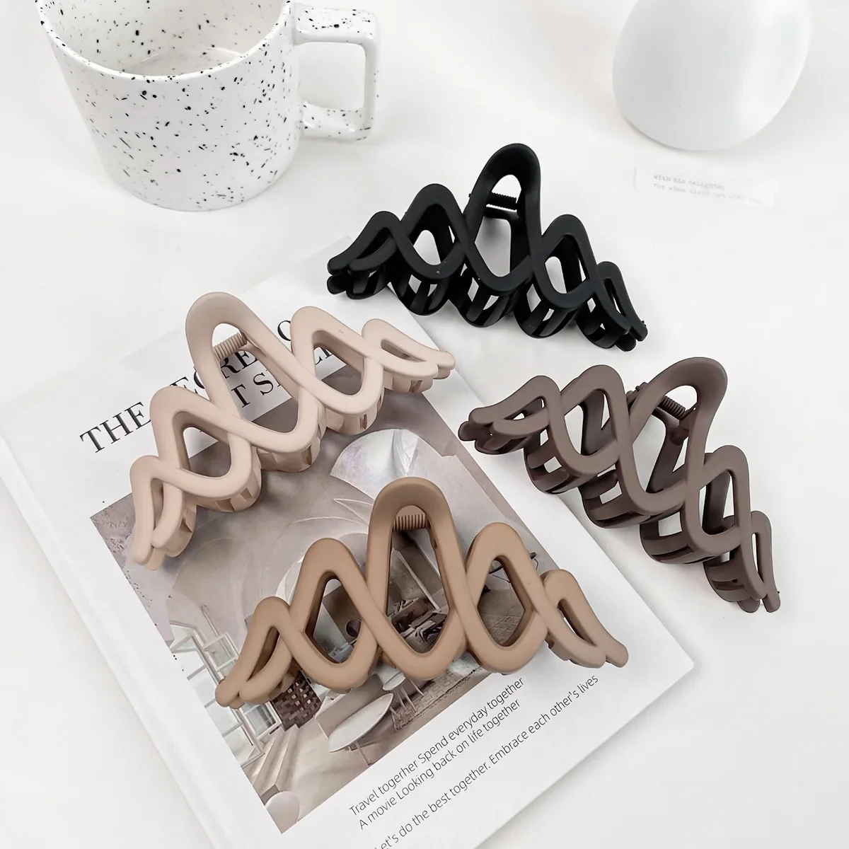 

New Black Hair Clips Women Tough Plastic Hair Claw Large Size Hair Clamps Claw Clip Crab Fashion Hair Accessories for Girls Gift