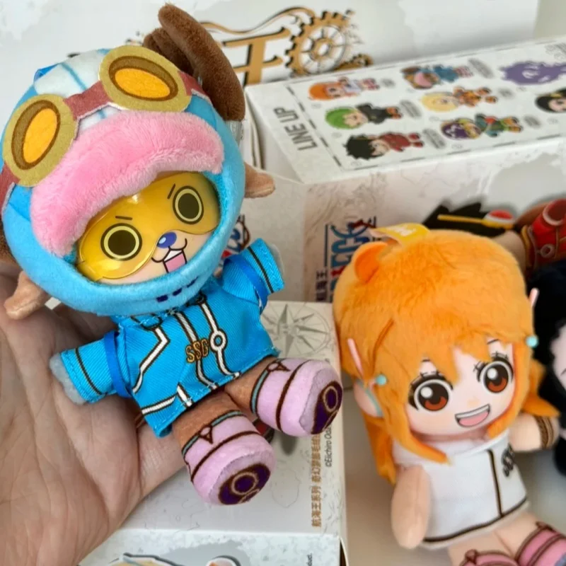 Фото Лицензионная плюшевая игрушка EAKI из серии One Piece в формате сюрприз-бокса: Луффи, Зоро, Нами и весь экипаж. Милый настольный декор, аниме-сувенир, подарок для фанатов аниме, игрушка для хобби. №2