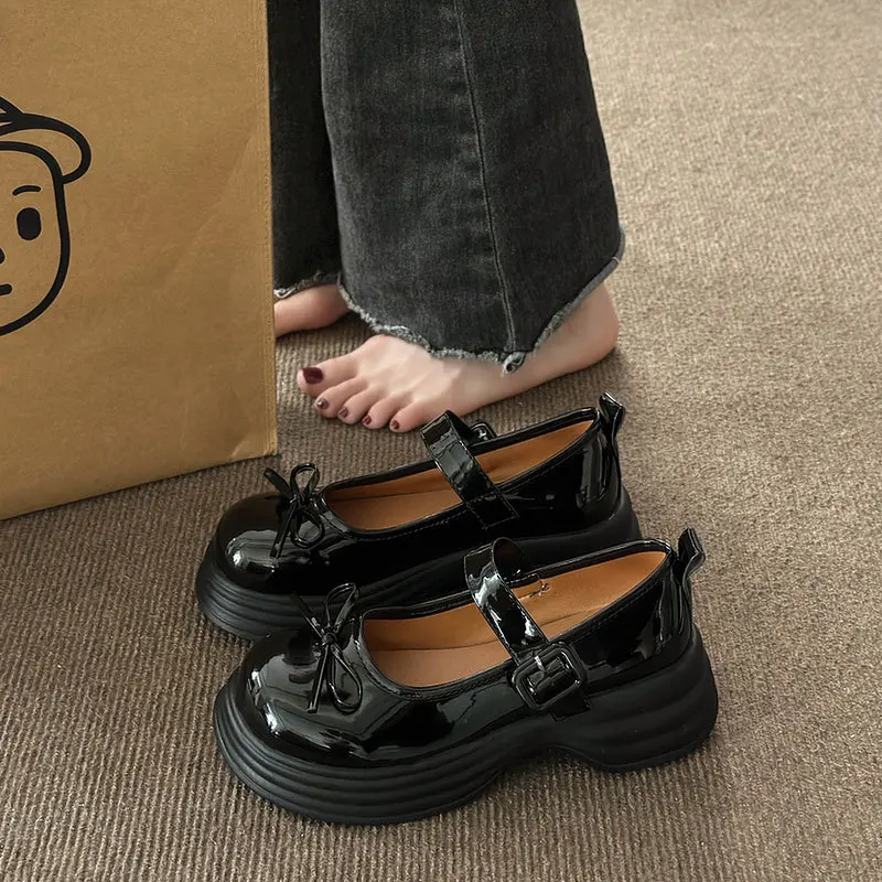Женские лакированные Туфли Мэри Джейн туфли из лакированной кожи на массивной