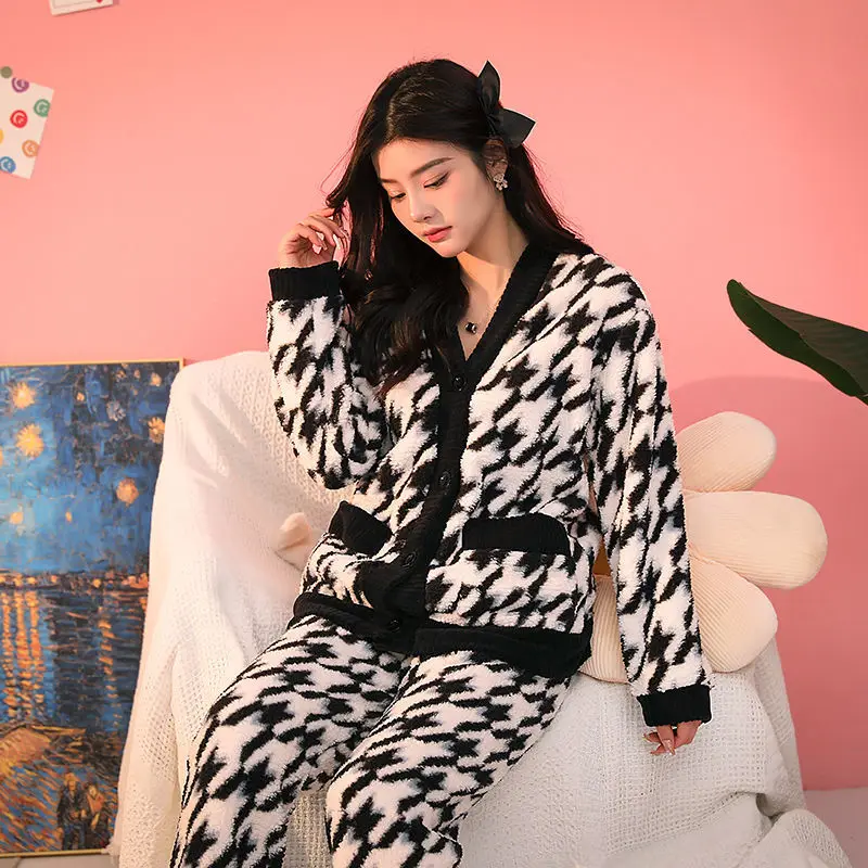 Pajama Sets Women Sweet Girls Peach Printed Cute V-neck Single Breasted Thicken Coral Fleece Pajamas Youth Sleepwear Loose Cozy