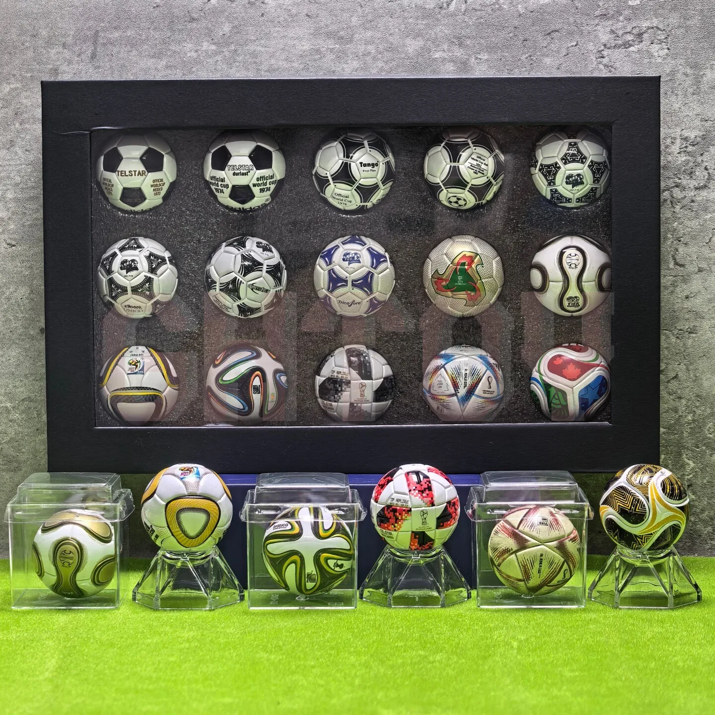 Фото Коллекционная фигурка футбольного мяча FIFA 2026: сувенир для болельщиков, подарочная коробка, настольное украшение, спортивная атрибутика, декор для дома №1