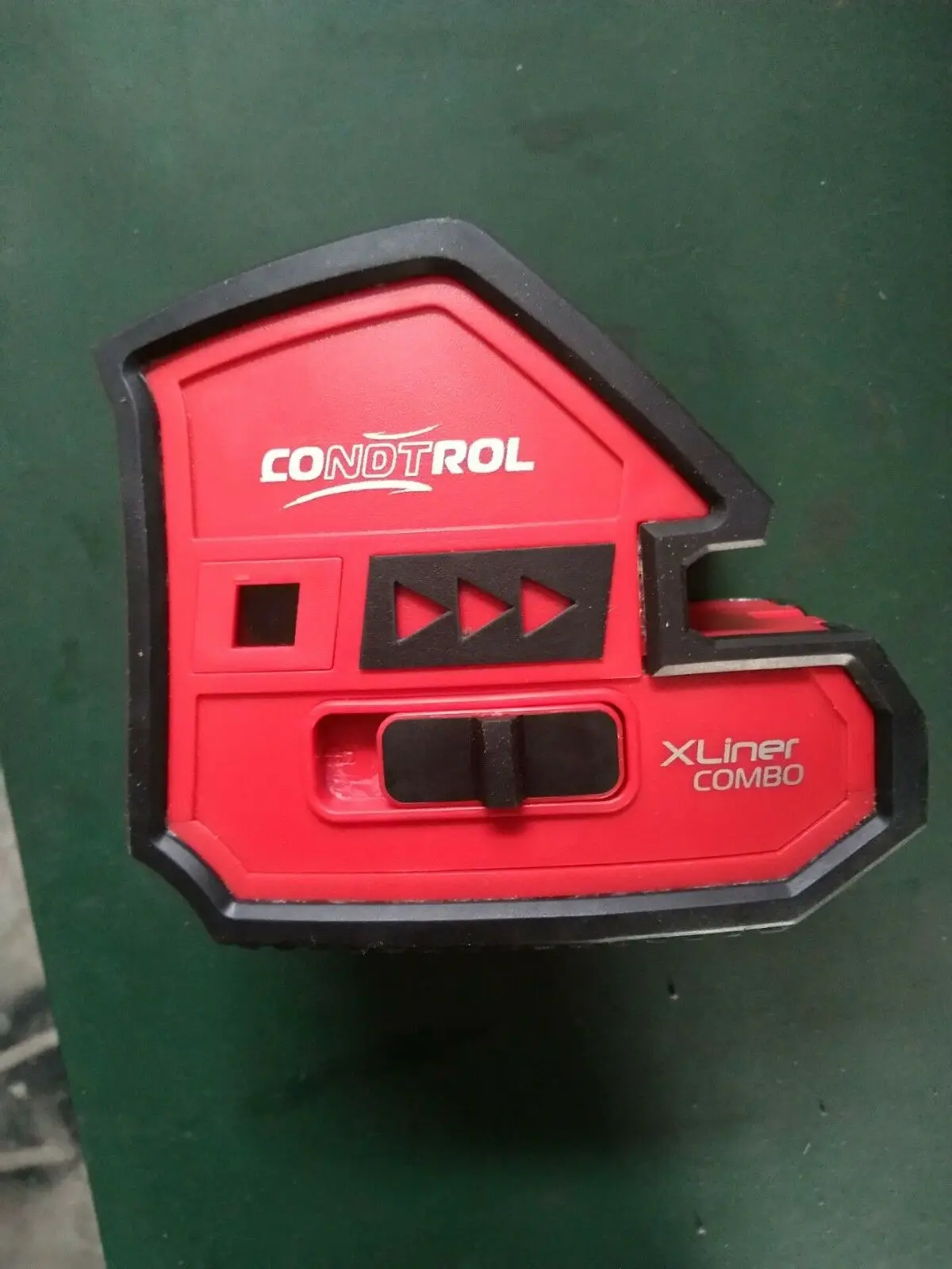 

Лазерный самовыравнивающийся уровень LETER