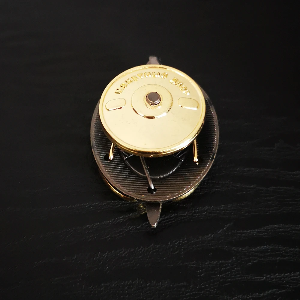 Значок России СССР искусственный материал щит и меч сувенирная коллекция KGB CCCP