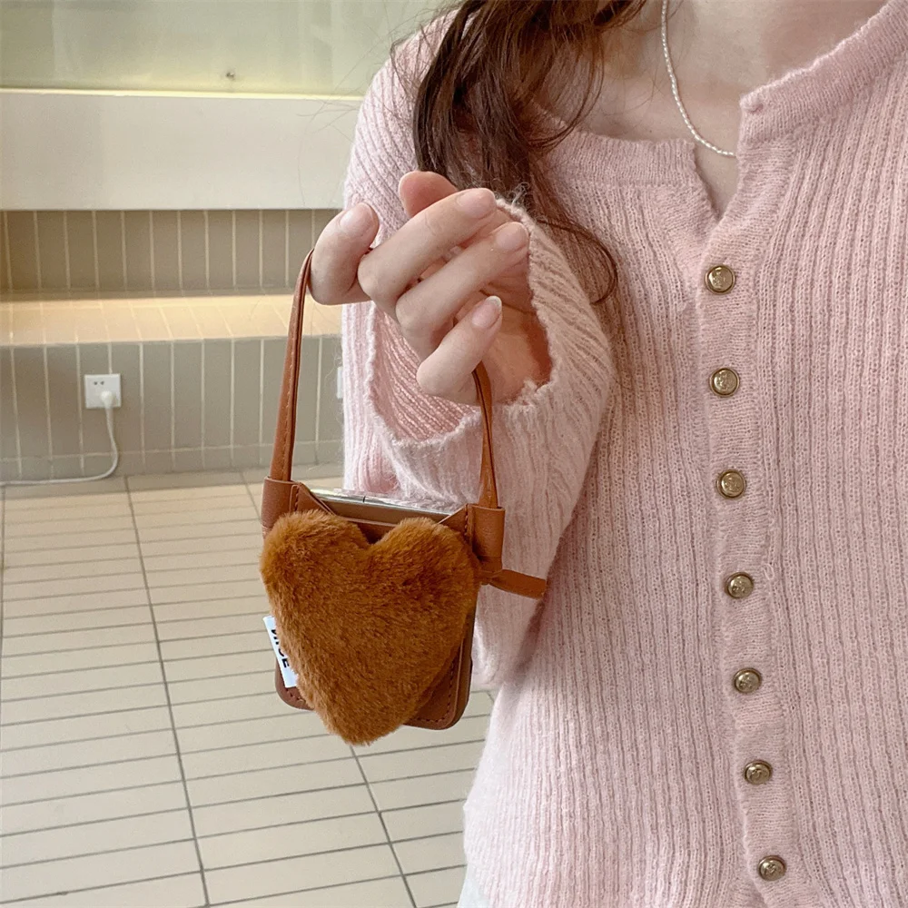 Симпатичный плюшевый чехол для телефона с сердечком и ремешком на руку Samsung Galaxy Z