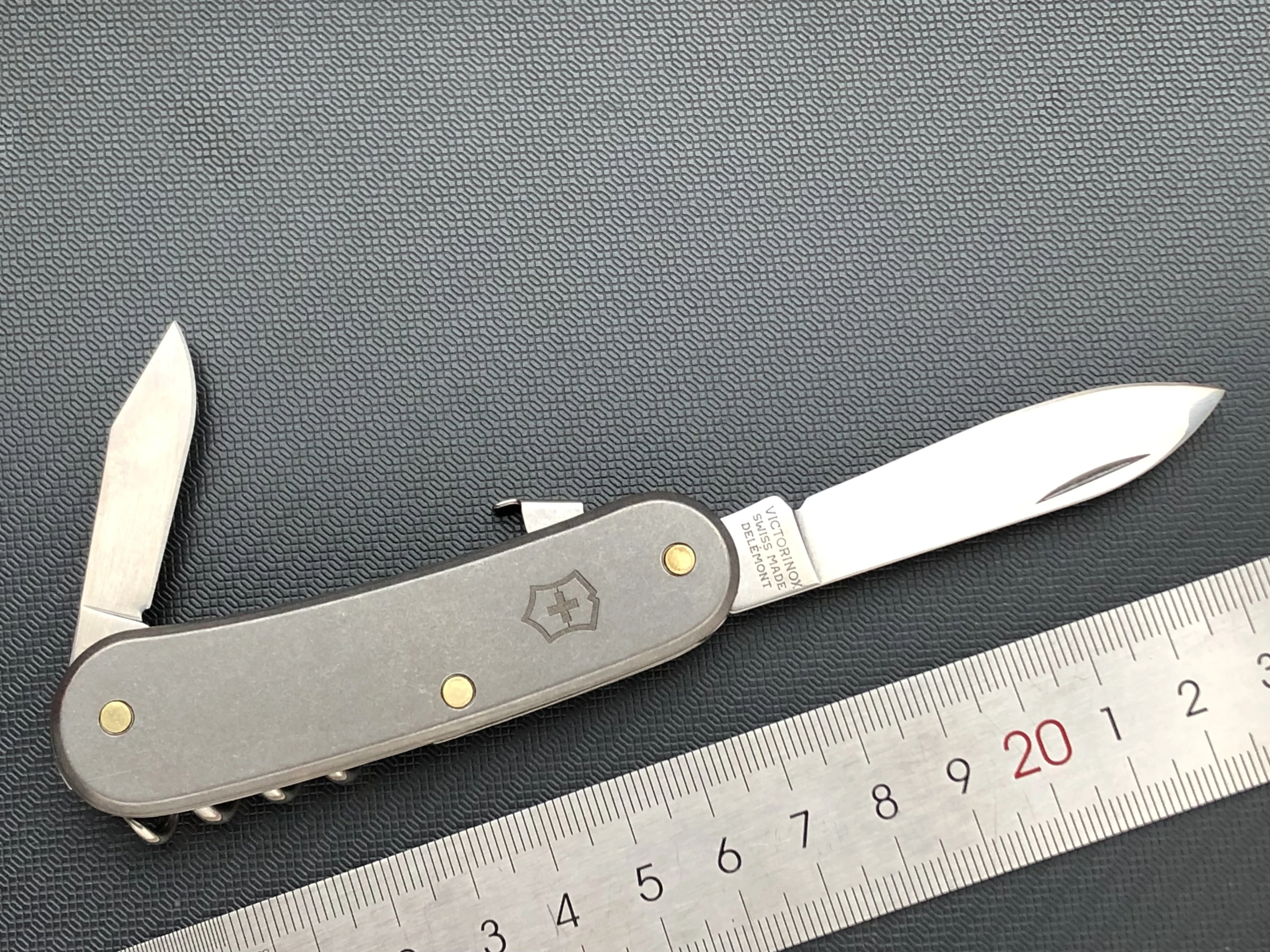 

VICTORINOX 85MM Swiss Army Knife Evolution S101 Custom Tc4 Handle