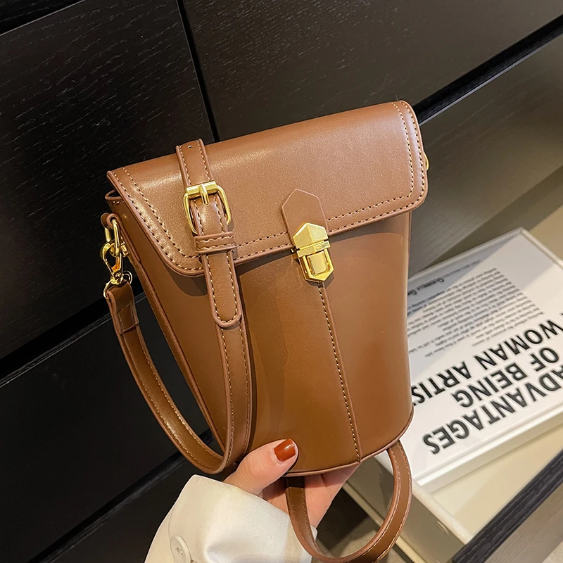 

Vintage Style Women's Bags 2022 Niche Design Bags Autumn/winter New Ins Fashion Shoulder Bag Messenger Bag Classic Bucket Bag