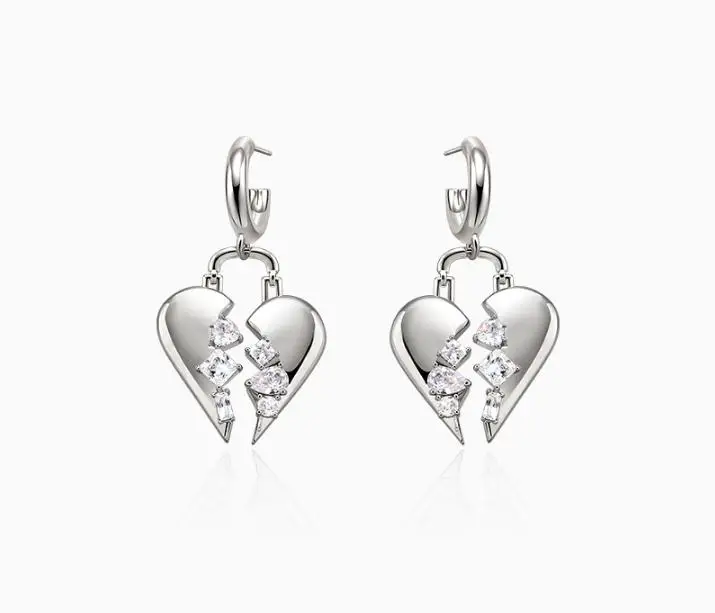 

Женские серьги-кольца в виде разбитого сердца