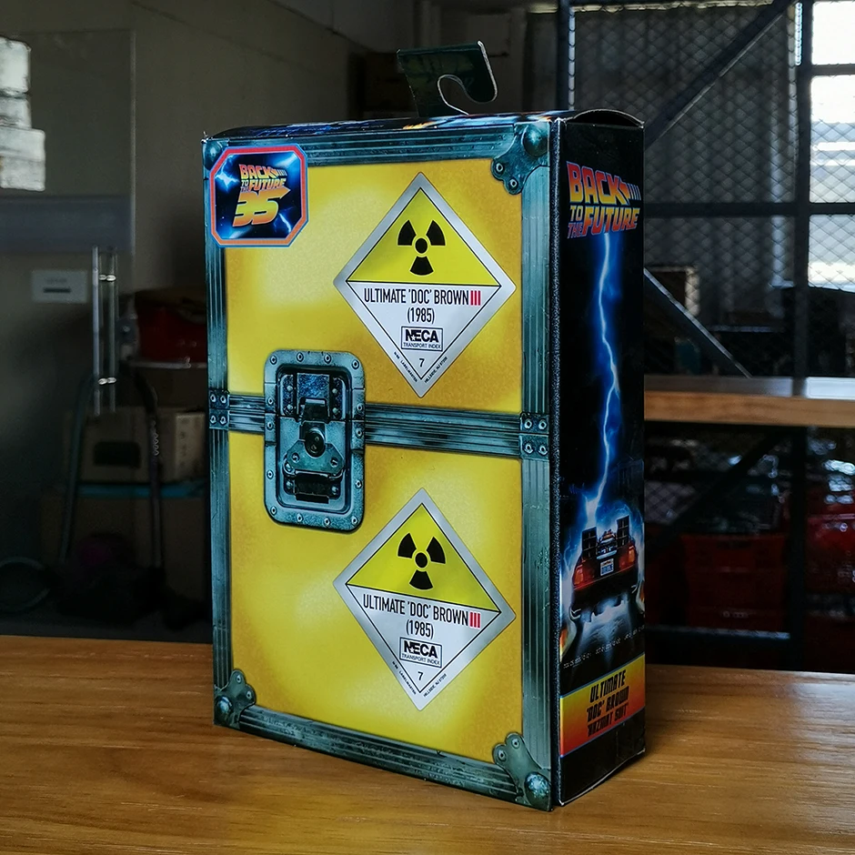 

NECA Back to the Future Doc Brown Hazmat костюм Коллекционная экшн-фигурка в масштабе 7 дюймов модель куклы украшения ПВХ игрушка подарок