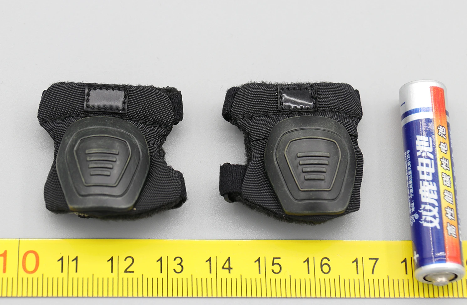 

SOLDIER STORY SSG-005 1/6 Scale Soldier Kneepad Model For 12'' Action Figure