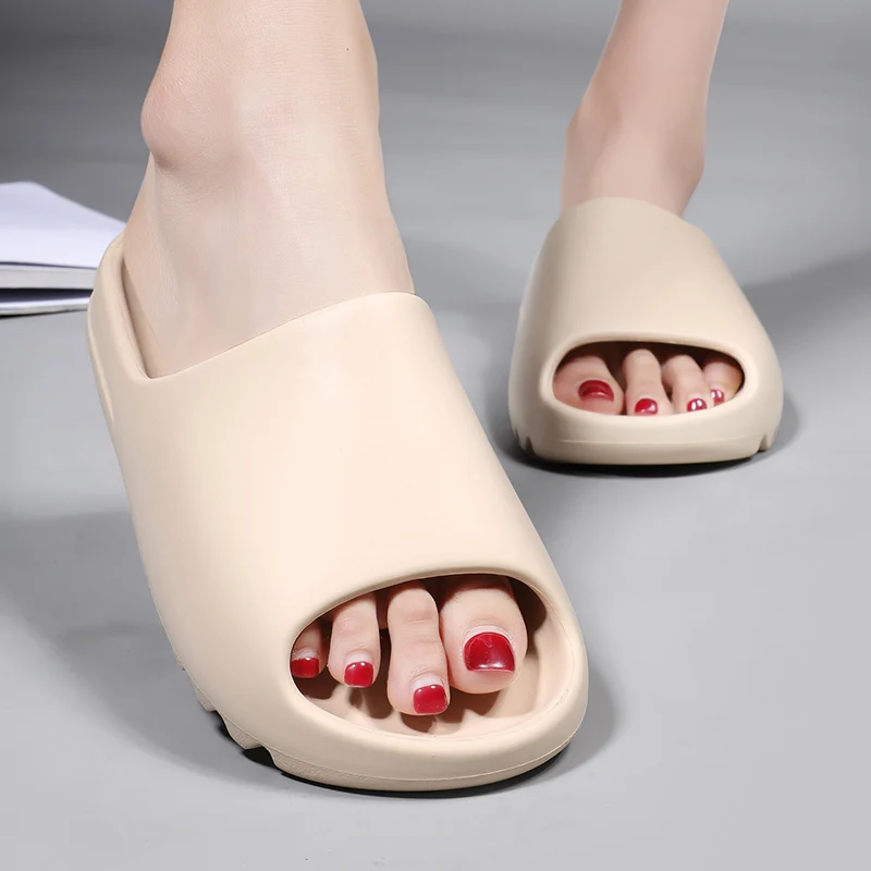 

WSNG Slippers Men's Summer Non-slip Trend Thick Bottom Casual Sandals Beach Shoes Women's Sandals 2022 New Parent-child Shoes-46