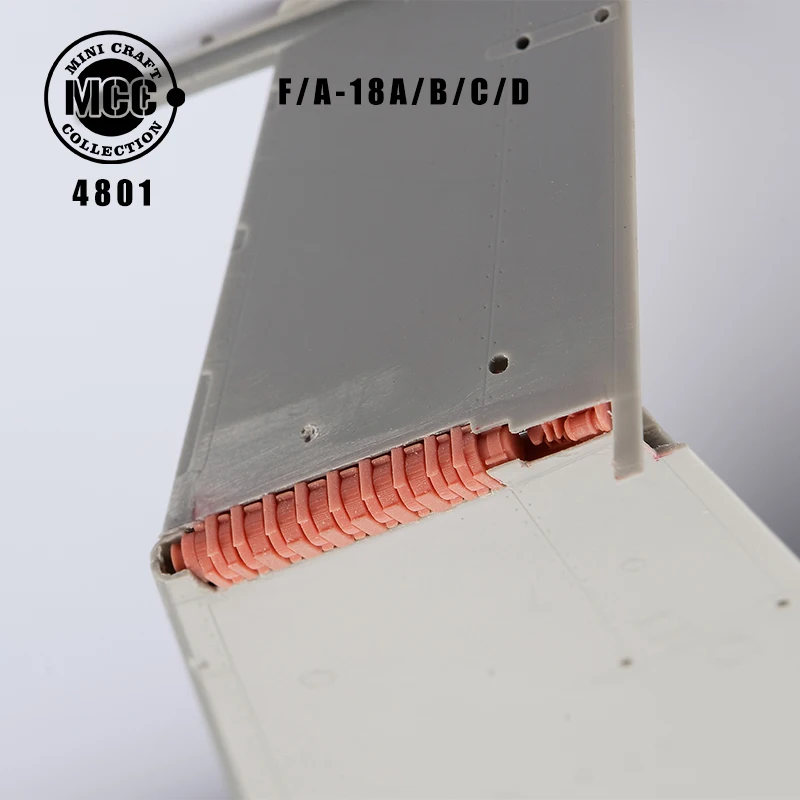 

MCC 4801 1/48 Folding Wings for F/A-18A/B/C/D - Upgrade Detail Set