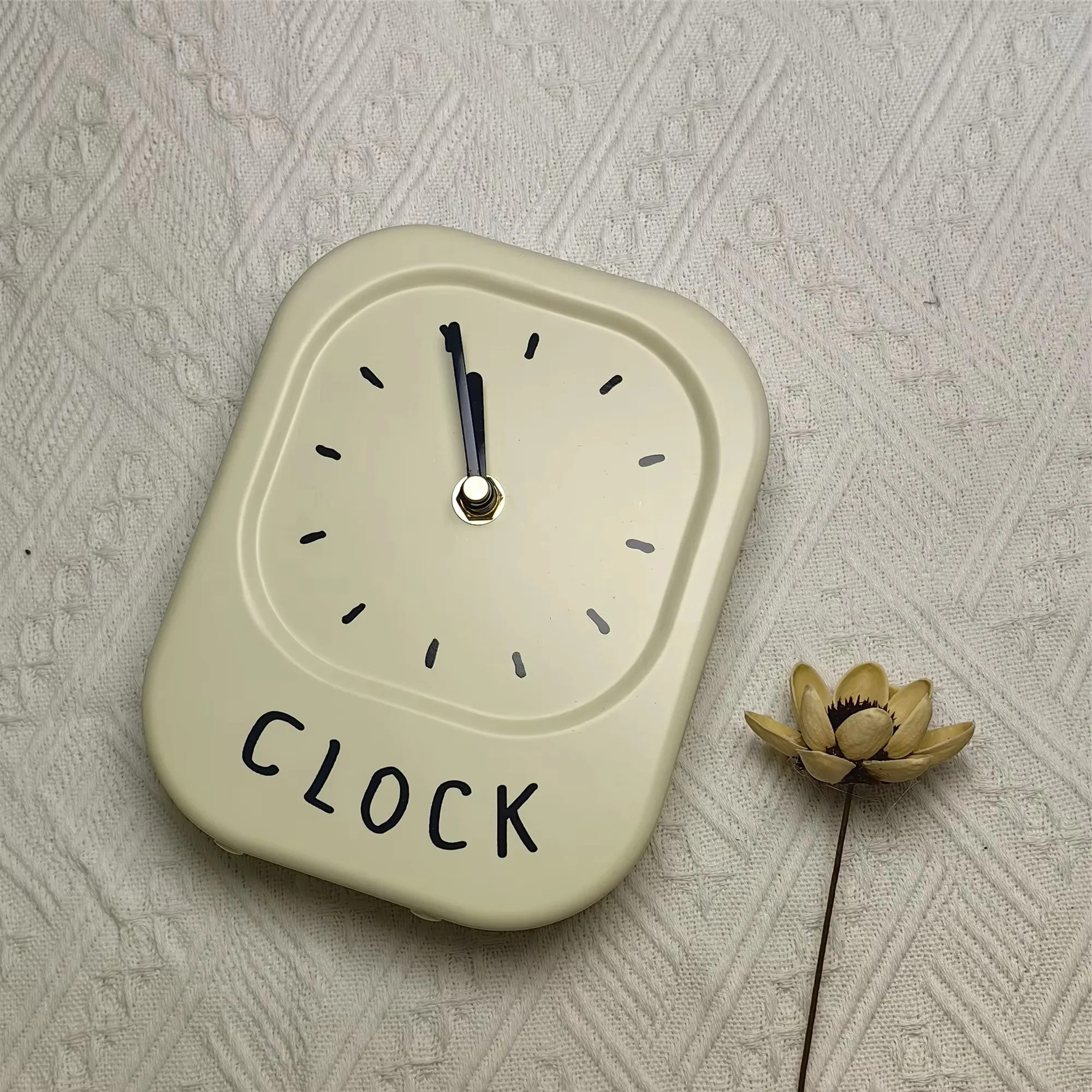 Настенные часы в скандинавском стиле белые кремовые тихие настольные для