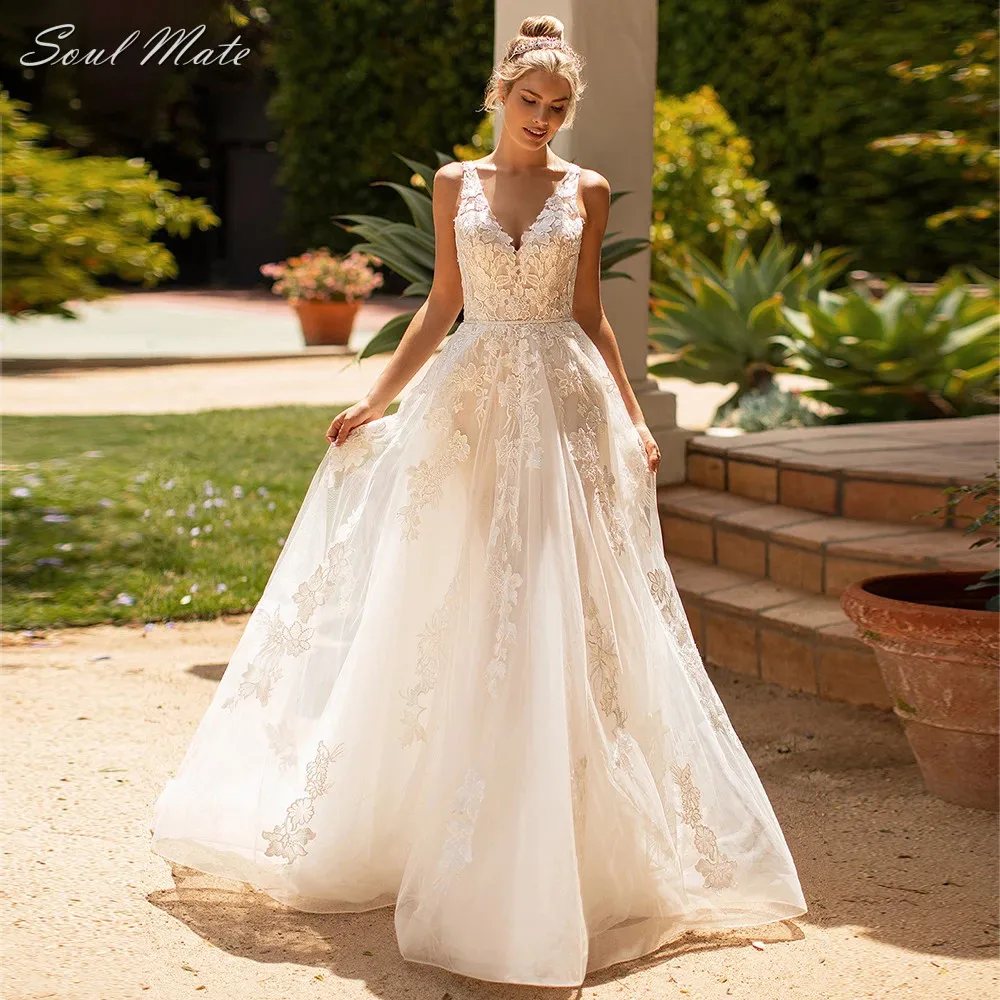 

Sexy V-Neck A Line Lace Wedding Dresses For Women Appliques Spaghetti Straps Button Court Train Bridal Gowns Vestidos De Novia