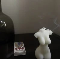 Креативные свечи в виде бюстов и других частей тела#1