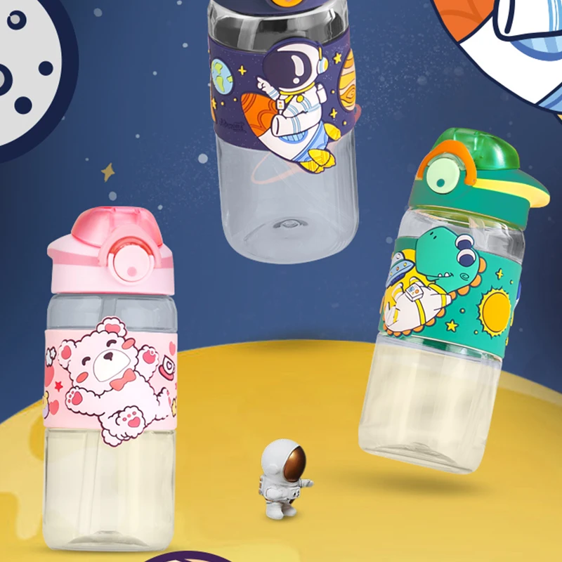 

Summer Outdoor Cartoon Dinosaur Astronaut Straw Plastic Cup Boys And Girls Food Grade Portable Sports Bottle 450ml
