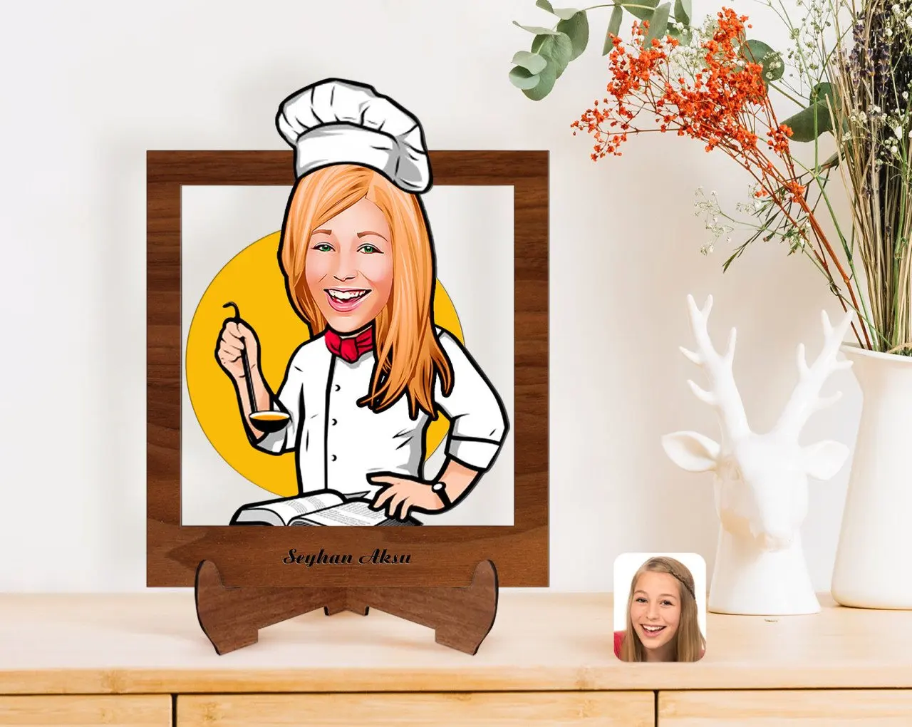 

Персонализированные Женские шеф-повара карикатура деревянная стойка 3D Biblo-12