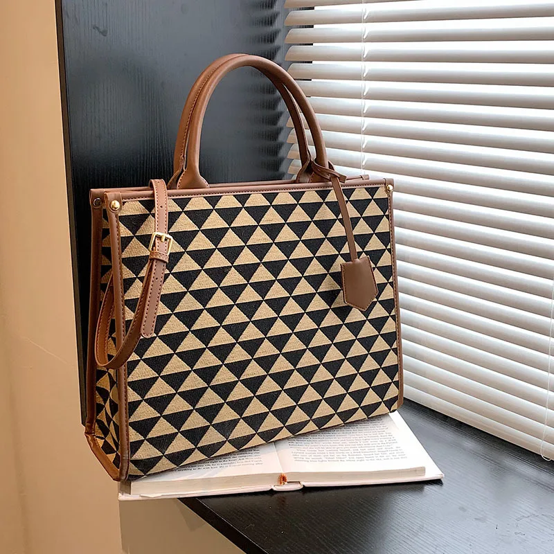 Ringer large-capacity women's bags 2023 newbags autumn magnanimous handbag crossbody bag hundred shoulder armpit bag