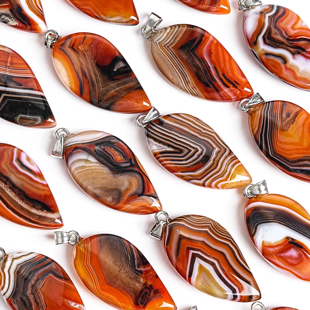 

Оранжевый кофейный агат подвеска-талисман 39x22x8 мм