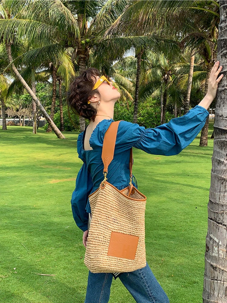 

2022 Women's Bag Handmade Large-capacity Straw Bag Brown Tote Bag Stitching Woven Shoulder Bag Hand Bags