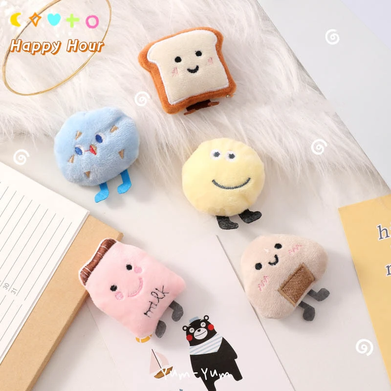 

New Fashion Cute Mini Bread Plush Brooch Kawaii Japanese Happy Face Lovly Girly Bag Pendant Clothing Accessories Brooch Pin