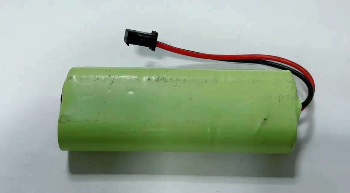 Аккумулятор NiMh BFN 23A 7.2V 1100мАч (E037) с разъемом SM для радиоуправляемых машин, лодок и грузовиков (art.: 3920daa3fb21e) - 3920daa3fb21e