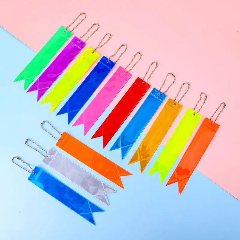 

10pcs Luminous Key Ring Reflective Keychain Strap Key Chain 8 Colors Reflective Strip Pendant Key Chain Charm Bag Pendant