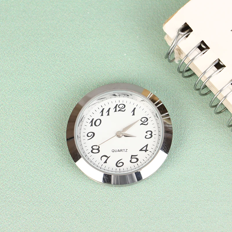 

Кварцевые настольные часы круглые металлические