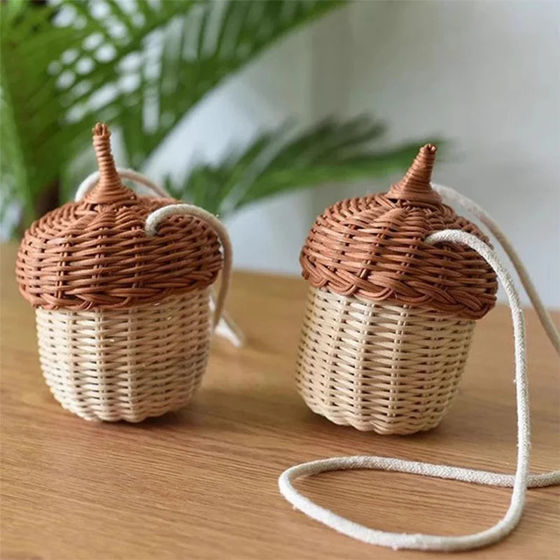 

Корзина из ротанга